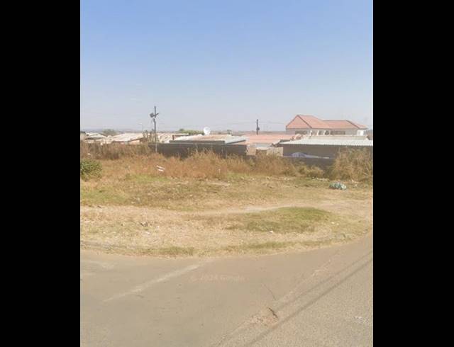 LAND FOR SALE IN NALEDI